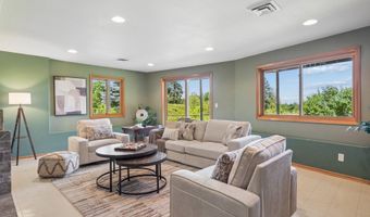 22016 AIRPORT Rd NE, Aurora, OR 97002