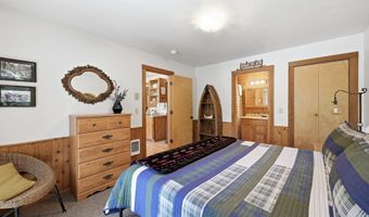 54444 MCKENZIE RIVER Dr, Blue River, OR 97413