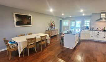 762 Old McLeod Brg, Adrian, GA 31002