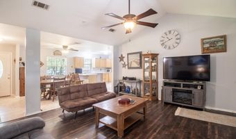 517 Victoria St, Bay St. Louis, MS 39520