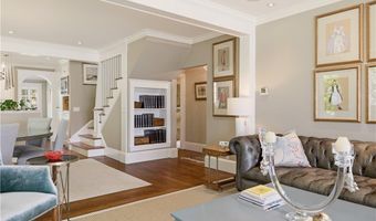 11 Opechee Dr, Barrington, RI 02806