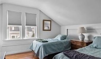 14 Dearborn St, Newport, RI 02840