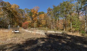 4 Laurel Ln, Clinton, CT 06413