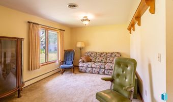 207 S 11th St, Beresford, SD 57004