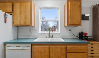 317 7th St, Benton City, WA 99320