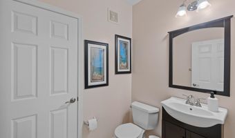 191 SOMERVELLE St 205, Alexandria, VA 22304