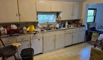 606 Ohmer St, Bottineau, ND 58318