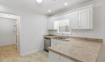 203 Edgewater Branch Dr, Brandon, MS 39042