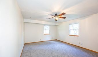 1000 Tater Black Rd, Bentonville, AR 72712
