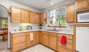 913 Mountain Meadows Cir, Ashland, OR 97520
