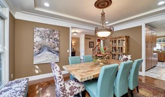 259 Meadowbrook Country Club Est, Ballwin, MO 63011