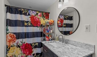40 Glen St, East Providence, RI 02915
