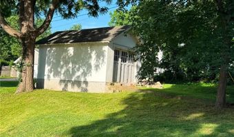1027 N 4th St, Atchison, KS 66002