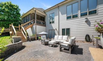 918 E Lakecrest Dr, Andover, KS 67002