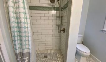 182 Newport Ave, Middletown, RI 02842