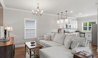 825 NE Heights Ln, Bentonville, AR 72712