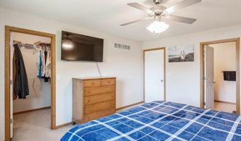 237 Copeland Ln, North Liberty, IA 52317