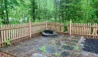 97 Vine St, Bayville, NJ 08721