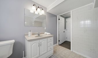 55 Burnham Rd, Billerica, MA 01862