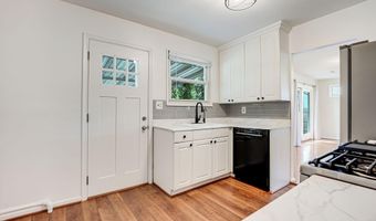 5924 CAUBA Ct, Alexandria, VA 22310