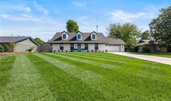 1004 Robin Haven Dr, Bentonville, AR 72712