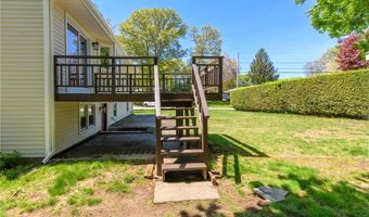 2 Betsy Williams Ct, Johnston, RI 02919
