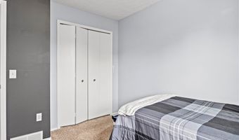 435 Berry Ridge Dr, Amherst, OH 44001