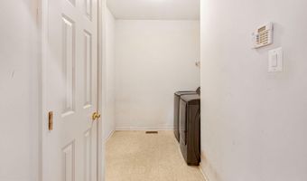 2004 GOLDEN MORNING Dr 30, Bowie, MD 20721