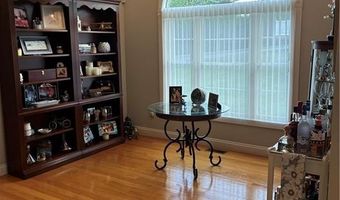 32 Sweet Pea Dr, Cranston, RI 02920