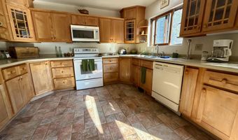 5912 5 Mile Pt Rd, Allouez, MI 49805