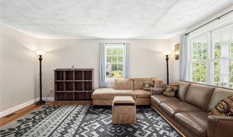 36 Daniel Dr, North Kingstown, RI 02852