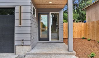 5069 SE KING Rd B, Milwaukie, OR 97222