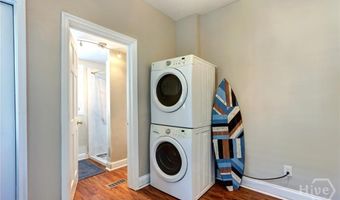 534 E Gordon Ln, Savannah, GA 31401