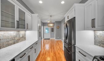 135 West St, Cromwell, CT 06416