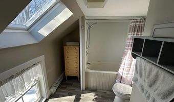 41 Grove St, Belfast, ME 04915
