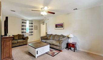 224 Walling Pl, North Middletown, NJ 07748