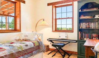 71 Calle Martinez, Arroyo Seco, NM 87514