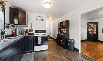 1215 NAVARINO St, Algoma, WI 54201
