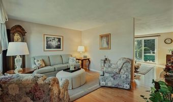 26 Scituate Farms Dr, Cranston, RI 02921