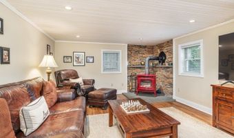 3 Travel Rd, Alloway, NJ 07461