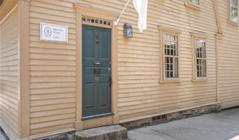 35 Second St, Newport, RI 02840