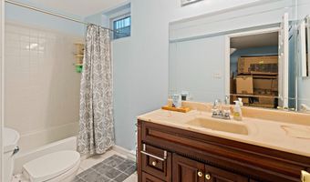 9220 BURNETTA Dr, Annandale, VA 22003
