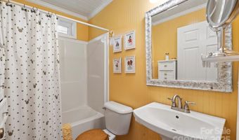 1786 Fork Mountain Rd, Bakersville, NC 28705