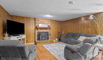 3326 Dunaire Dr, Charlotte, NC 28205