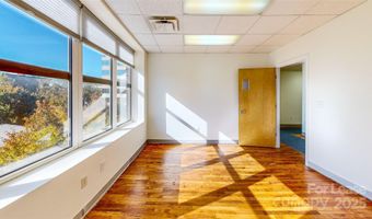 124 College St, Asheville, NC 28801