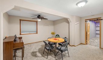 201 11th St NW, Altoona, IA 50009