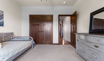 6600 N KUREY Dr, Appleton, WI 54913