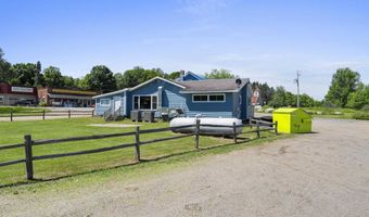 498 US HIGHWAY 8, Armstrong Creek, WI 54103