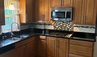 200 Brookwood Rd, Warwick, RI 02889