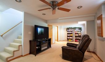 1211 10th Ave SE, Altoona, IA 50009